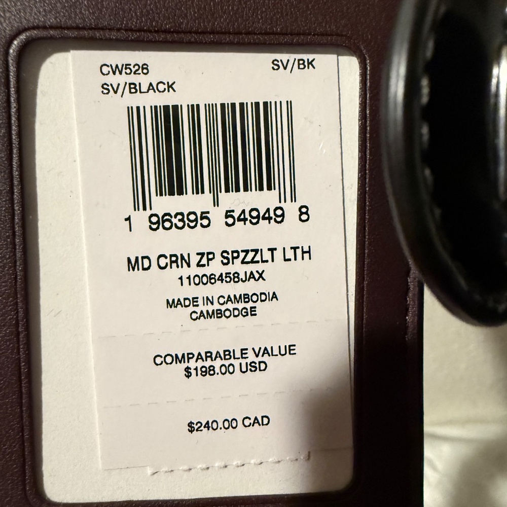 Coach Middle Zip Patent Leather Wallet NWT - Picture 5 of 8